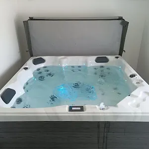 https://la-grande-baie-spa-privatif-a-15-min-du-mt-st-michel.inbrittany.com